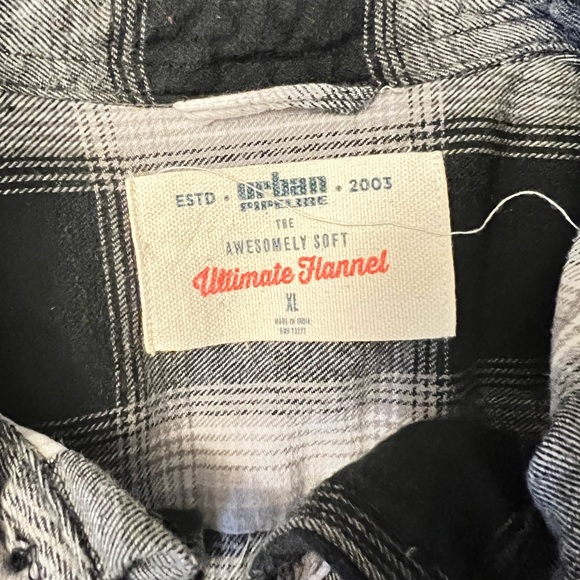 Urban Pipeline Black & White Button Up Flannel - Picture 3 of 3